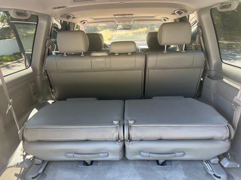 Used 2005 Toyota Land Cruiser AWD/4WD image 23