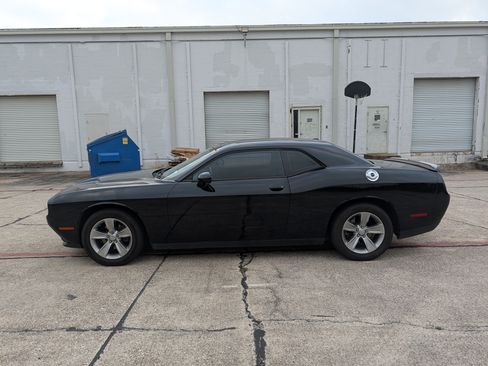 Used 2019 Dodge Challenger SXT w/ Cold Weather Group image 4
