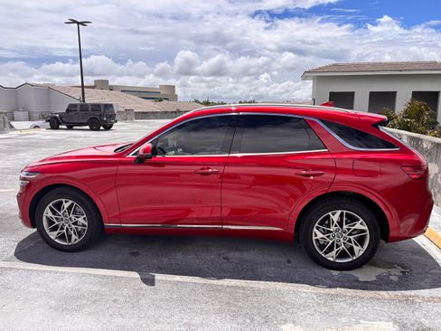 Used 2025 Genesis GV70 2.5T w/ Select Package image 5