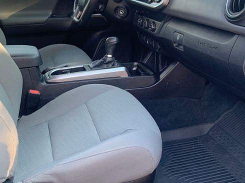 Used 2020 Toyota Tacoma SR5 image 13