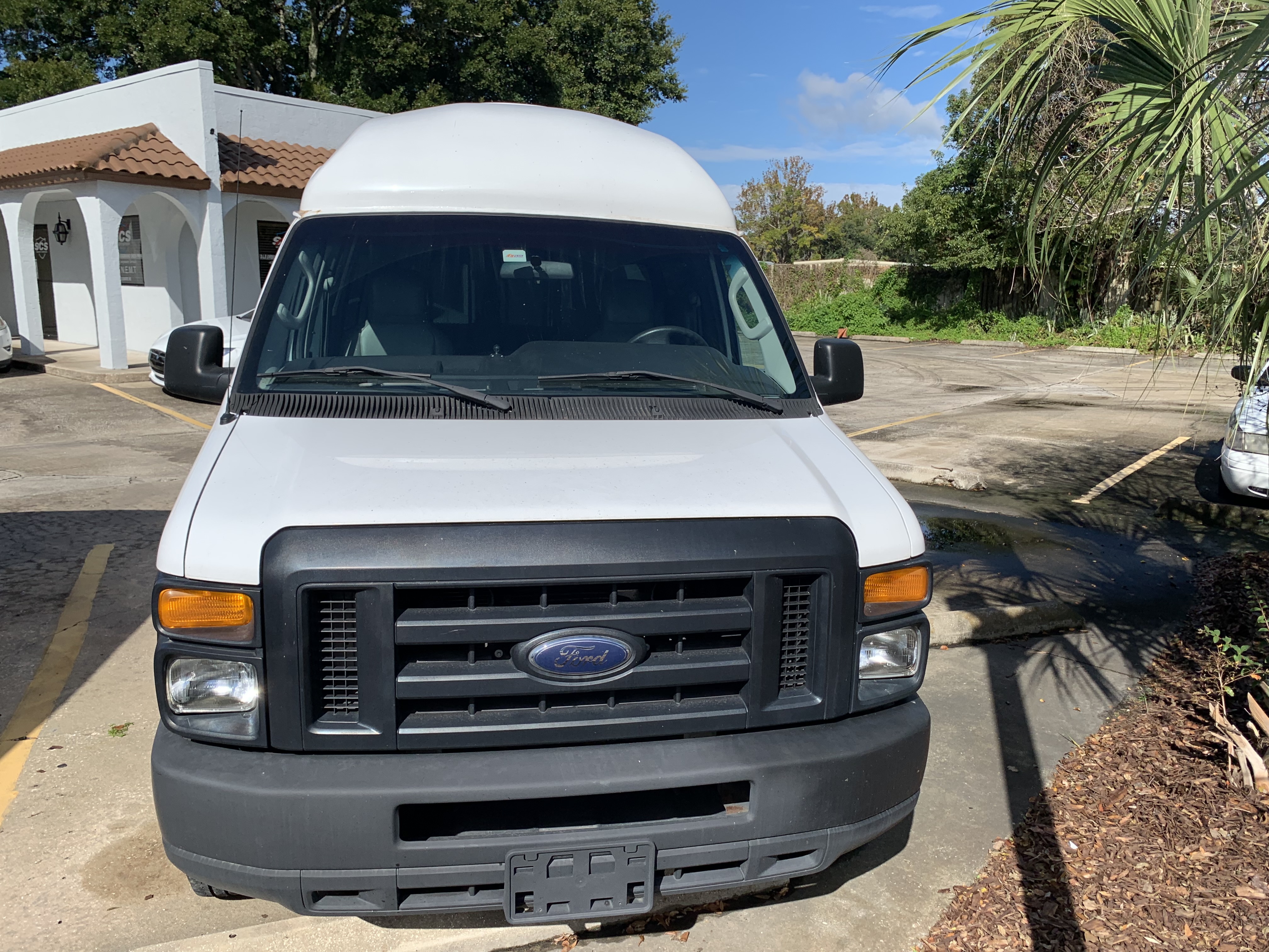 Used 2009 Ford E-250 and Econoline 250 Extended RWD image 2
