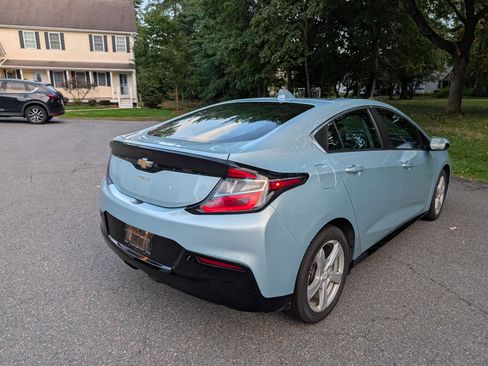 Used 2018 Chevrolet Volt LT w/ Comfort Package image 6