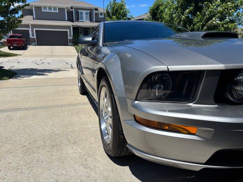 Used 2008 Ford Mustang GT Premium RWD image 5