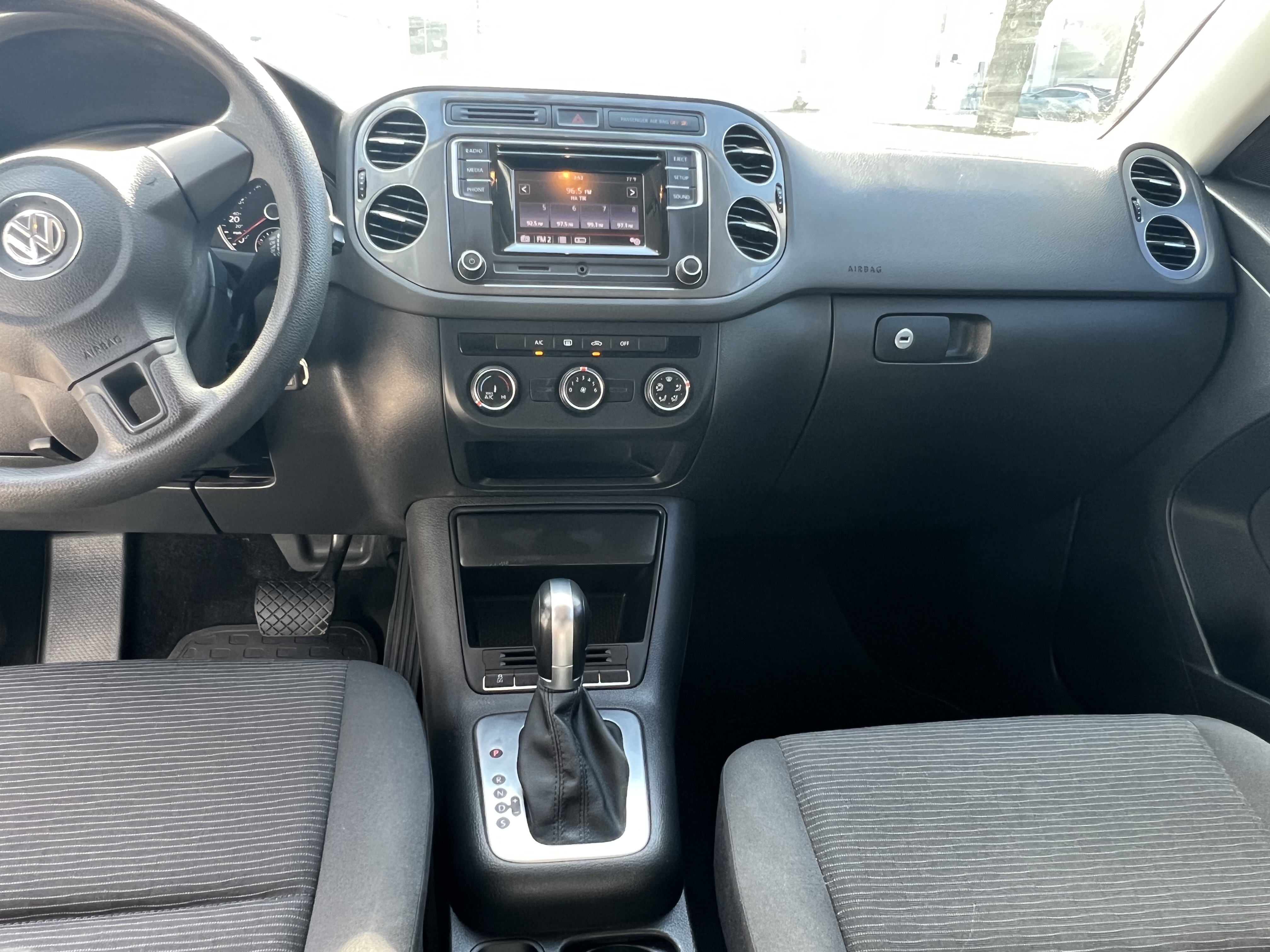 Used 2017 Volkswagen Tiguan S FWD image 12