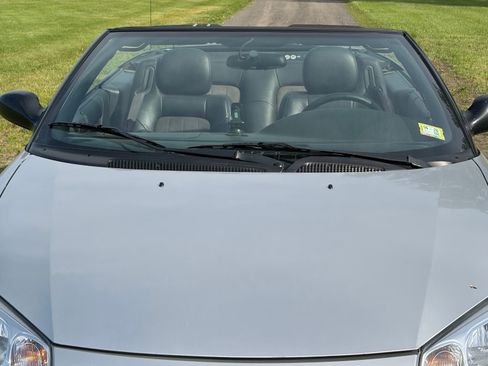 Used 2004 Chrysler Sebring LXi FWD image 9