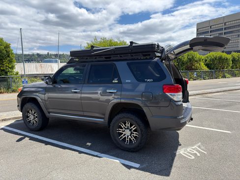 Used 2010 Toyota 4Runner SR5 AWD/4WD image 8