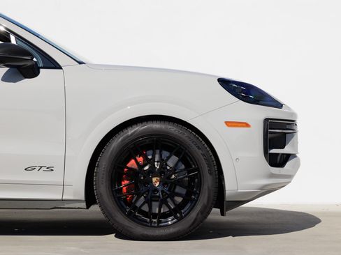 Used 2025 Porsche Cayenne GTS image 10