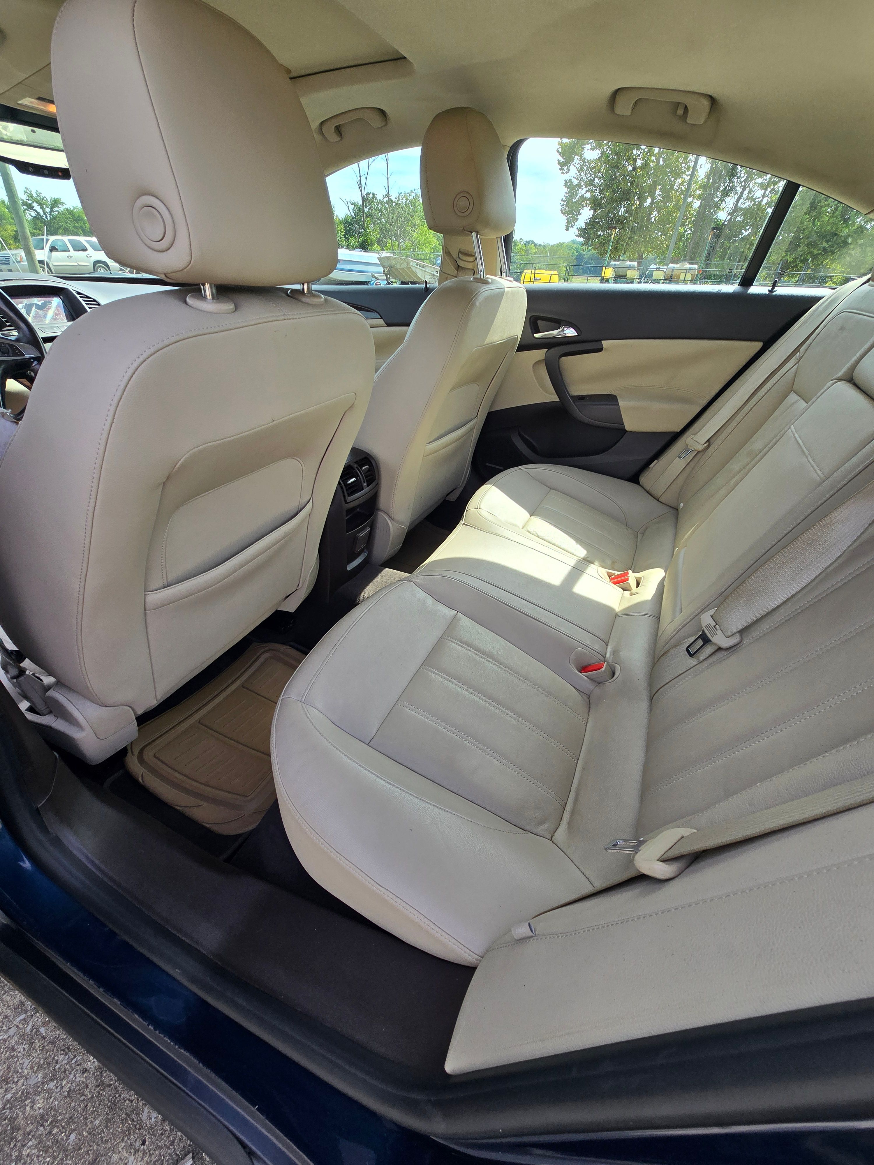 Used 2011 Buick Regal CXL w/ RL6 Preferred Equipment Group FWD image 10