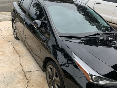 Used 2019 Toyota Prius XLE image 4