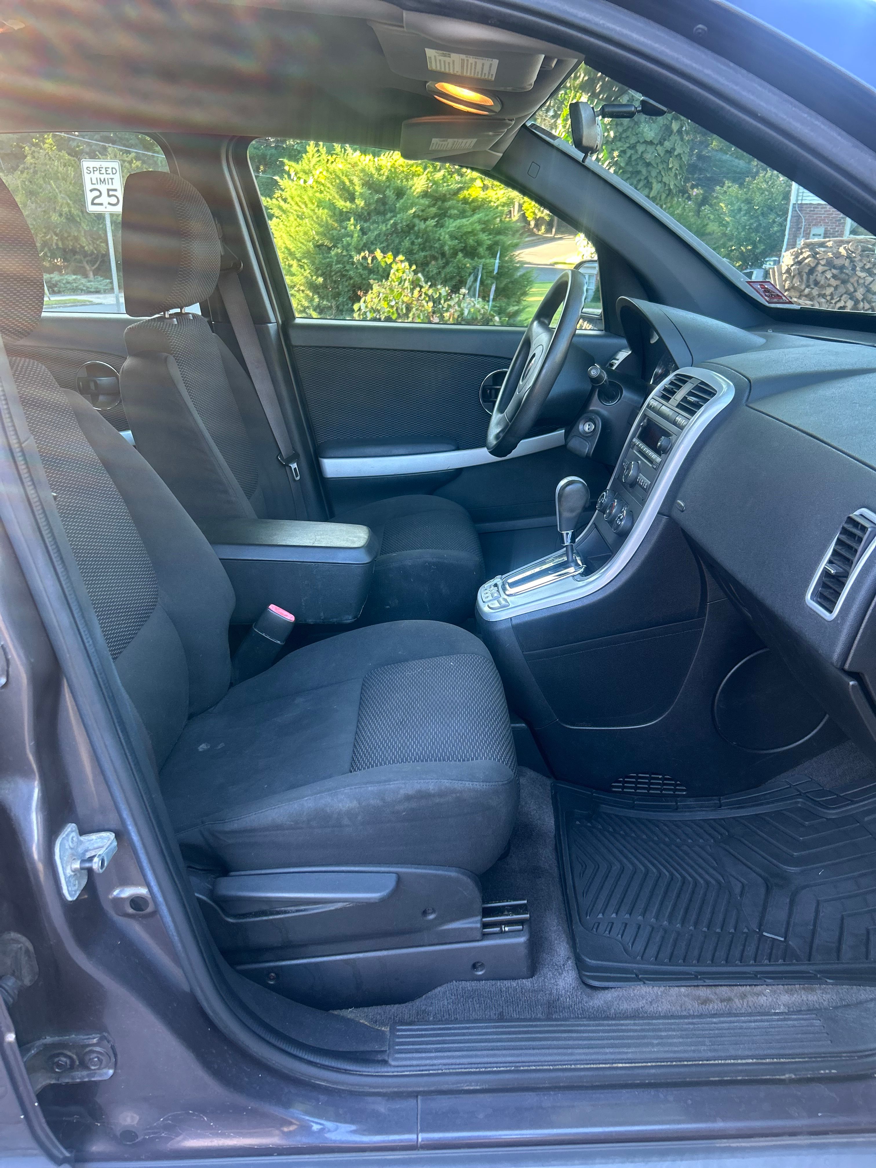 Used 2007 Pontiac Torrent AWD image 14