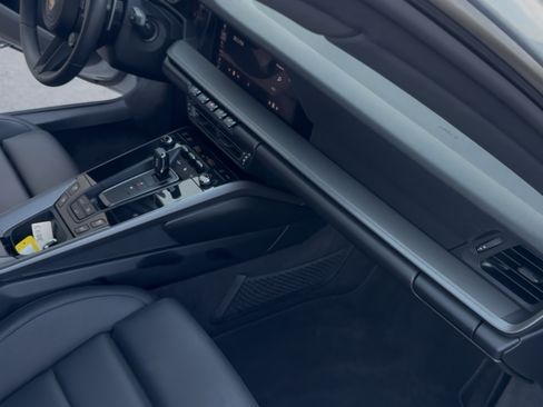 Used 2021 Porsche 911 Carrera image 2