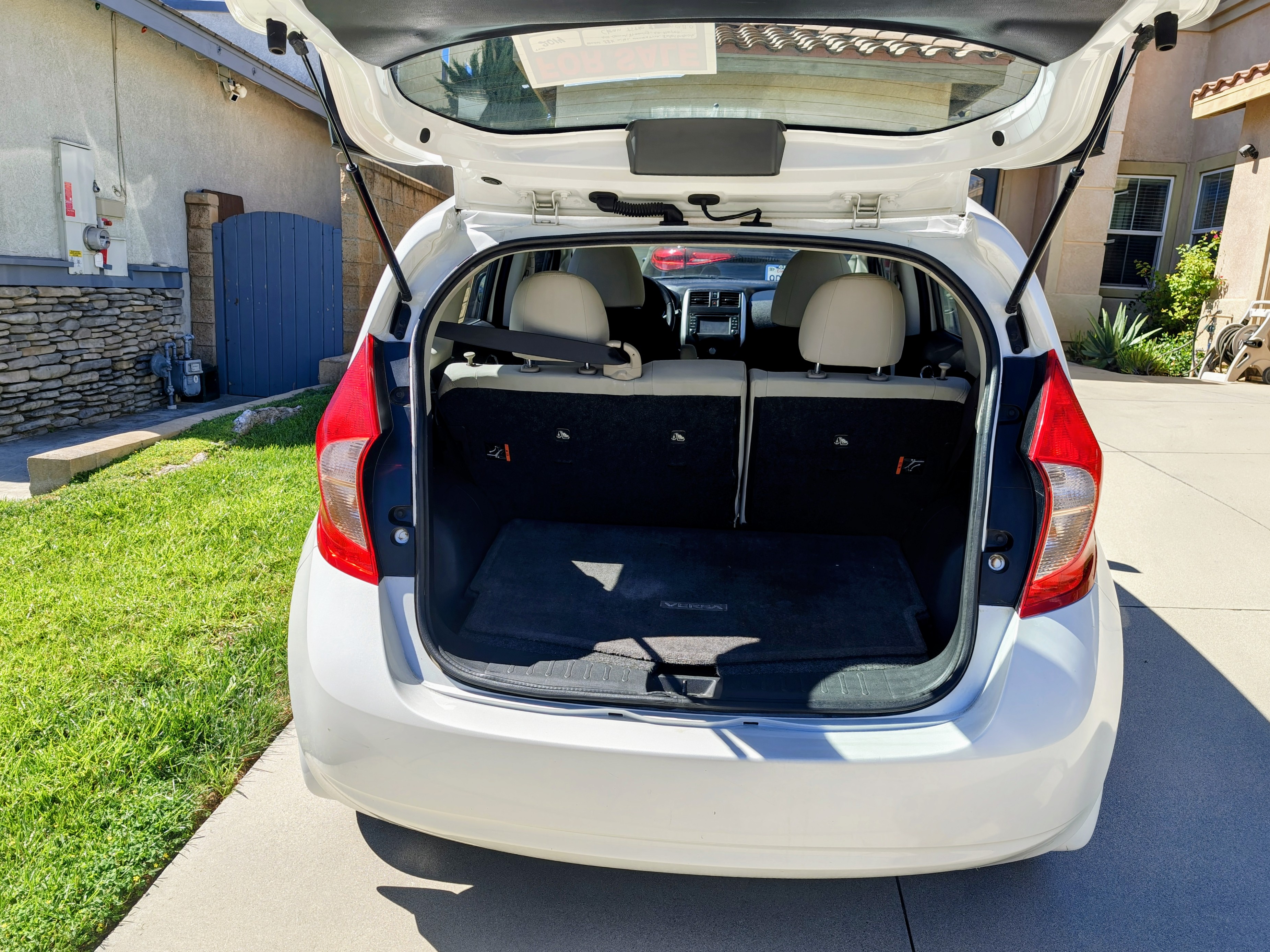 Used 2014 Nissan Versa Note SV w/ SL Package FWD image 9