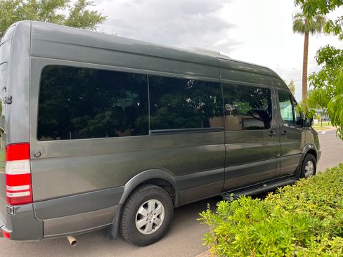 Used 2013 Mercedes-Benz Sprinter 2500 image 4