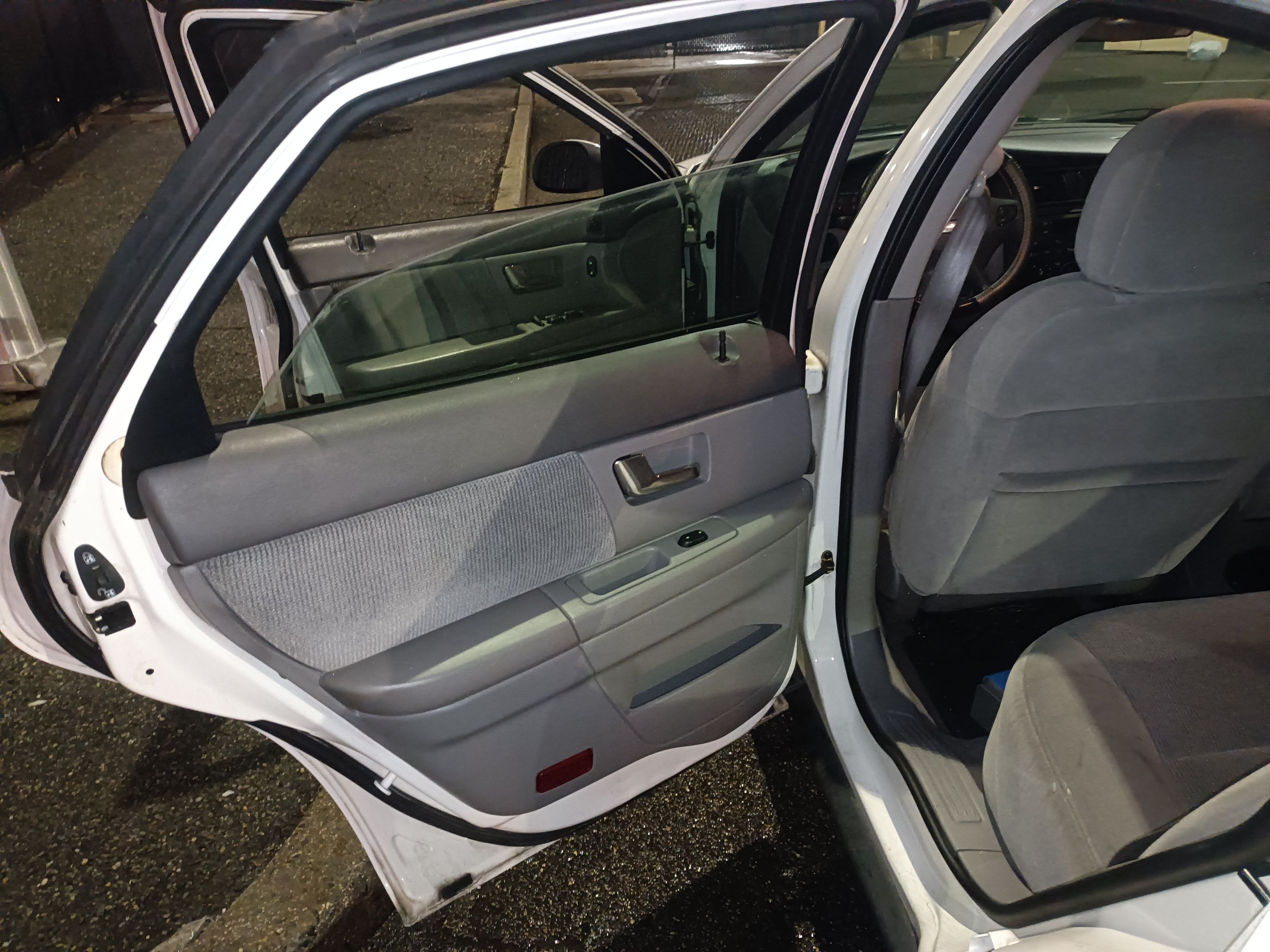 Used 2000 Ford Taurus SES FWD image 20