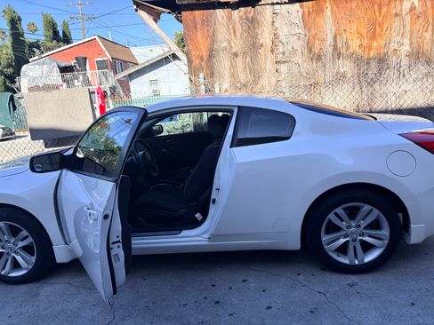 Used 2010 Nissan Altima 2.5 S FWD image 14