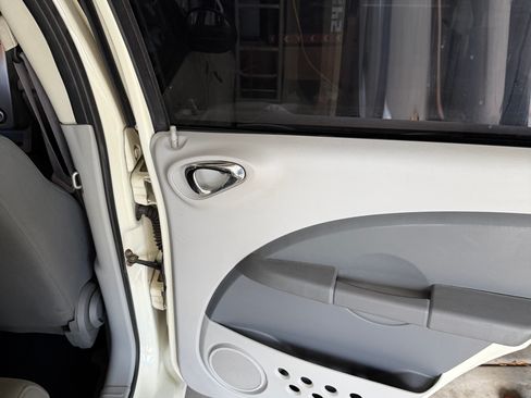 Used 2006 Chrysler PT Cruiser image 9