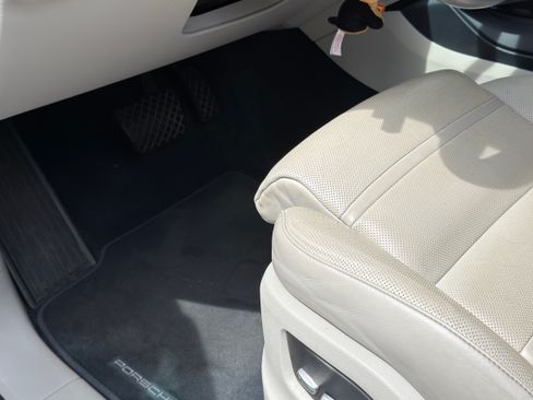 Used 2019 Porsche Cayenne AWD/4WD image 17