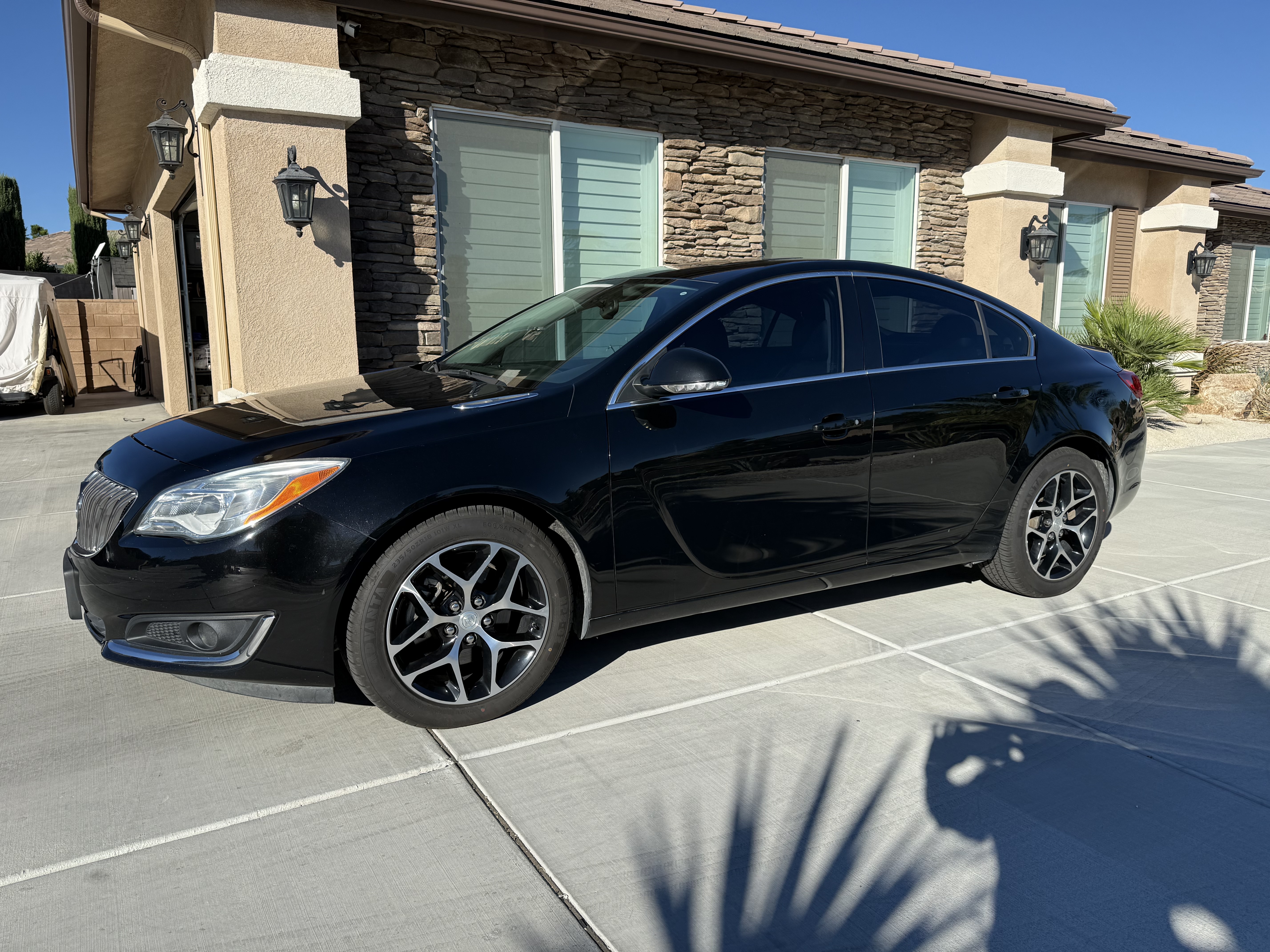 Used 2017 Buick Regal Sport Touring FWD image 6