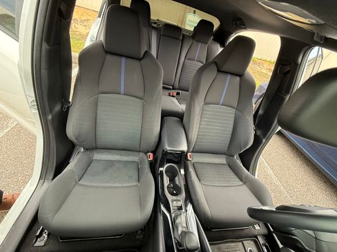 Used 2022 Toyota Corolla SE w/ Carpet Mat Package (TMS) image 9