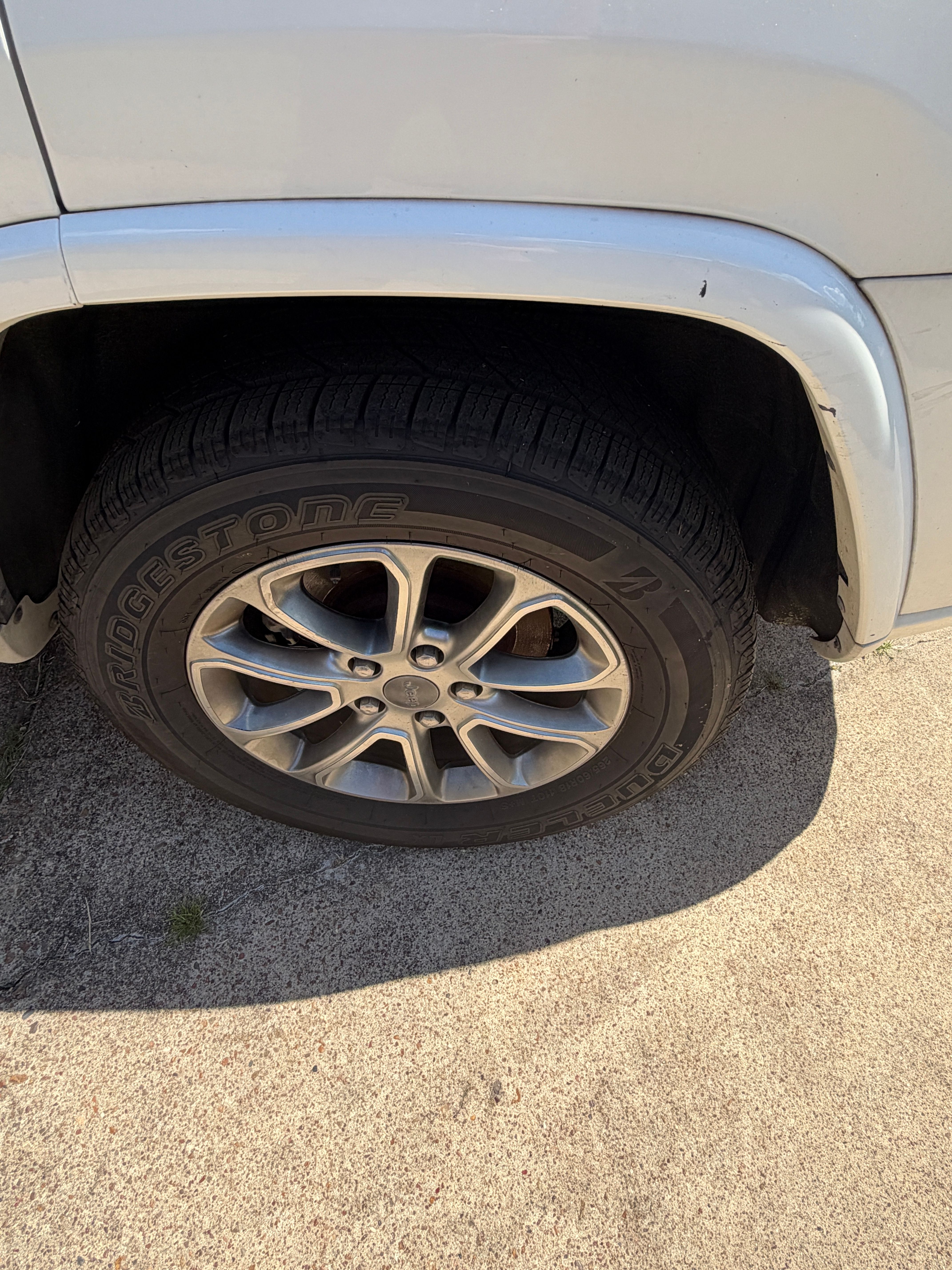 Used 2016 Jeep Grand Cherokee Overland AWD/4WD image 8