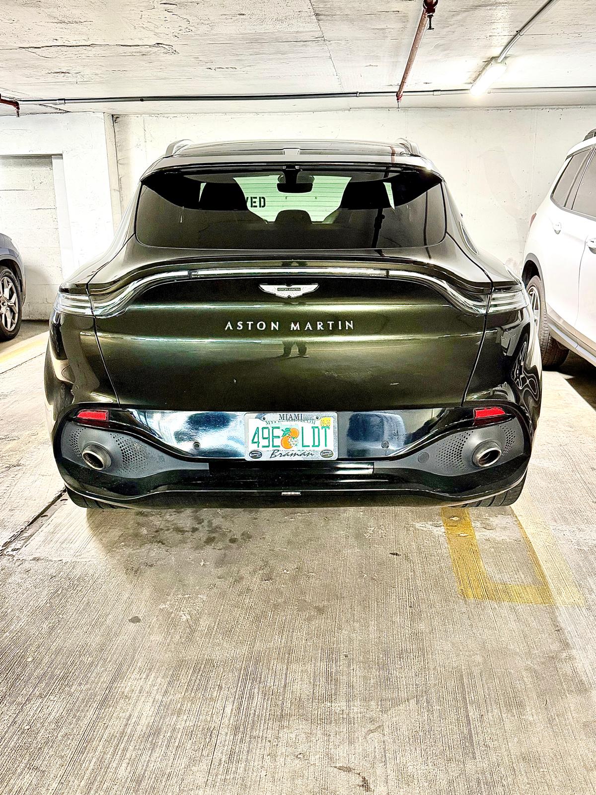Used 2021 Aston Martin DBX AWD/4WD image 10