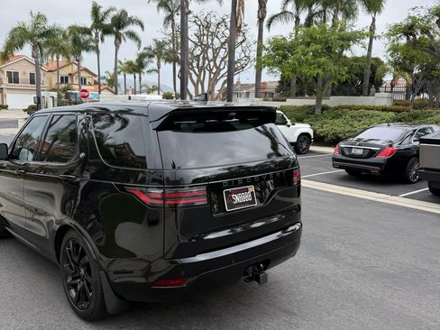 Used 2024 Land Rover Discovery Dynamic SE image 2