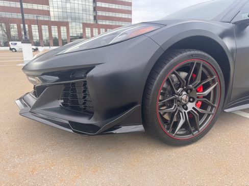 Used 2024 Chevrolet Corvette Z06 image 23