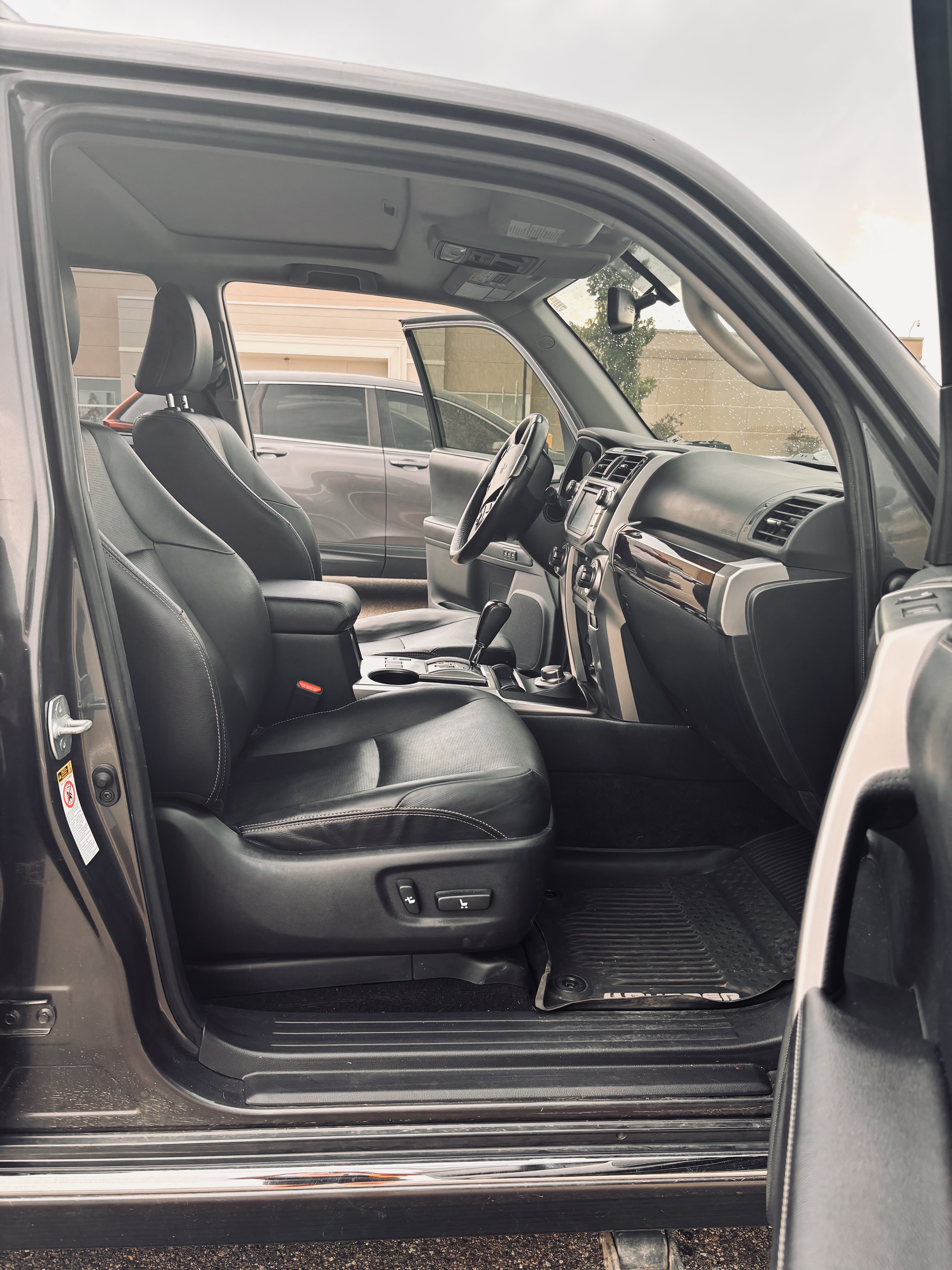 Used 2017 Toyota 4Runner Limited AWD/4WD image 12