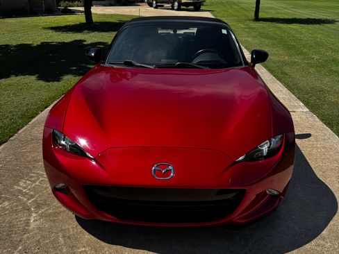 Used 2016 MAZDA MX-5 Miata Sport RWD image 2