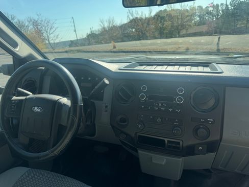 Used 2015 Ford F250 XL w/ Power Equipment Group image 8