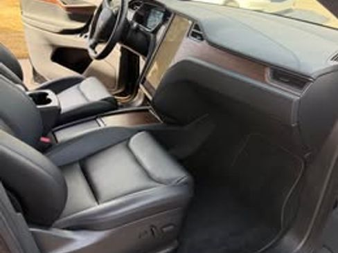 Used 2021 Tesla Model X Long Range image 10