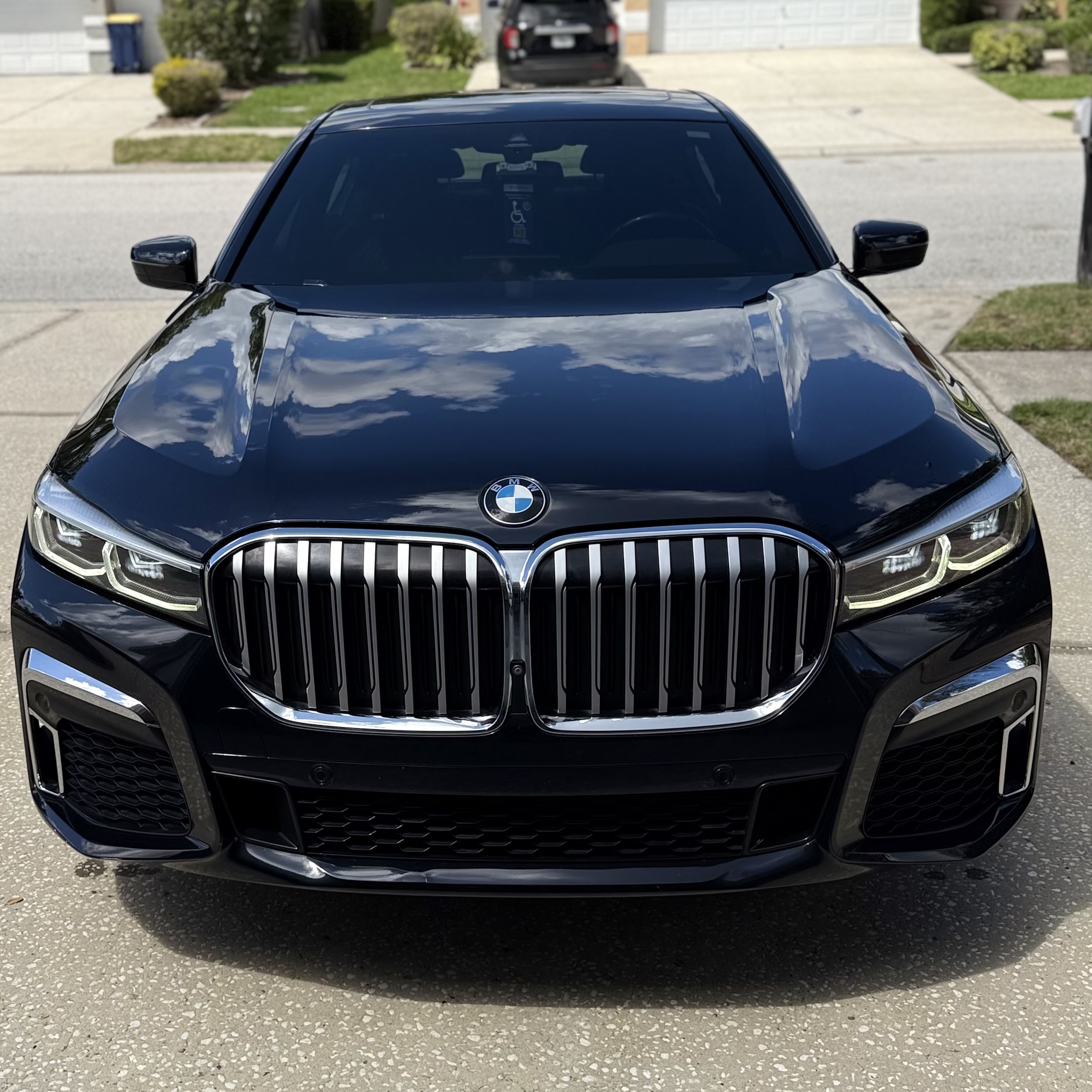 Used 2020 BMW 745e xDrive AWD/4WD image 1