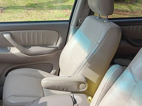 Used 2006 Toyota Sequoia Limited image 2