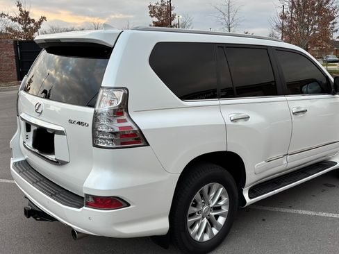 Used 2018 Lexus GX 460 image 4