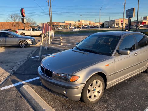 Used 2005 BMW 325xi Sedan AWD/4WD image 5