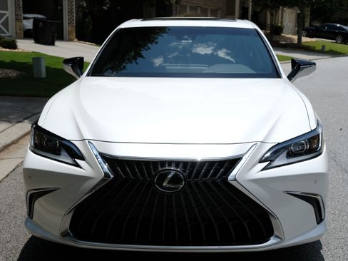 Used 2023 Lexus ES 300h w/ Premium Package FWD image 6