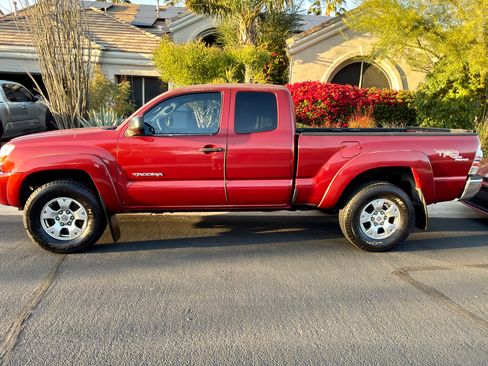 Used 2006 Toyota Tacoma PreRunner image 12