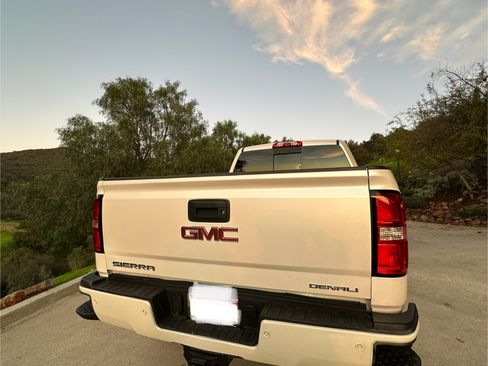 Used 2018 GMC Sierra 2500 Denali w/ Duramax Plus Package image 2