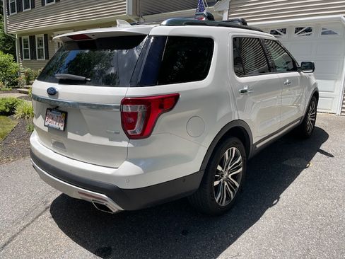Used 2016 Ford Explorer Platinum AWD/4WD image 6