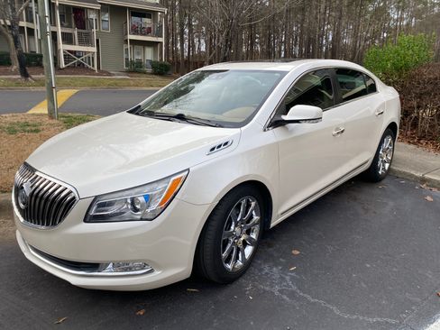 Used 2014 Buick LaCrosse Leather w/ Driver Confidence Package image 4