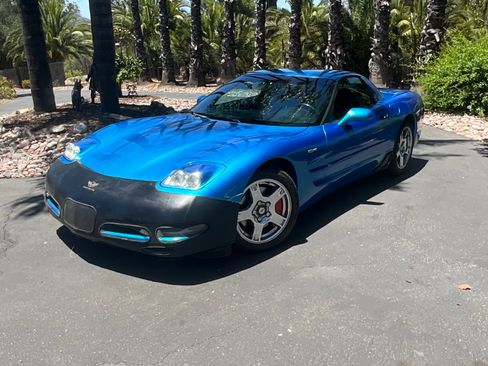 Used 1999 Chevrolet Corvette Coupe w/ Lighting Pkg RWD image 5