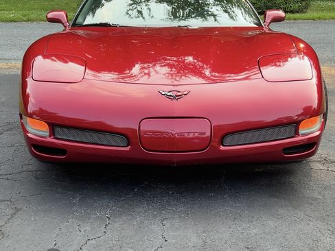 Used 2004 Chevrolet Corvette Coupe RWD image 15