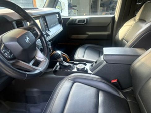 Used 2023 Ford Bronco Badlands w/ Sasquatch Package AWD/4WD image 11