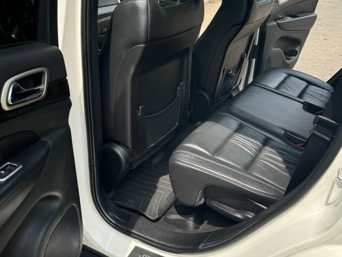 Used 2012 Jeep Grand Cherokee Laredo AWD/4WD image 15