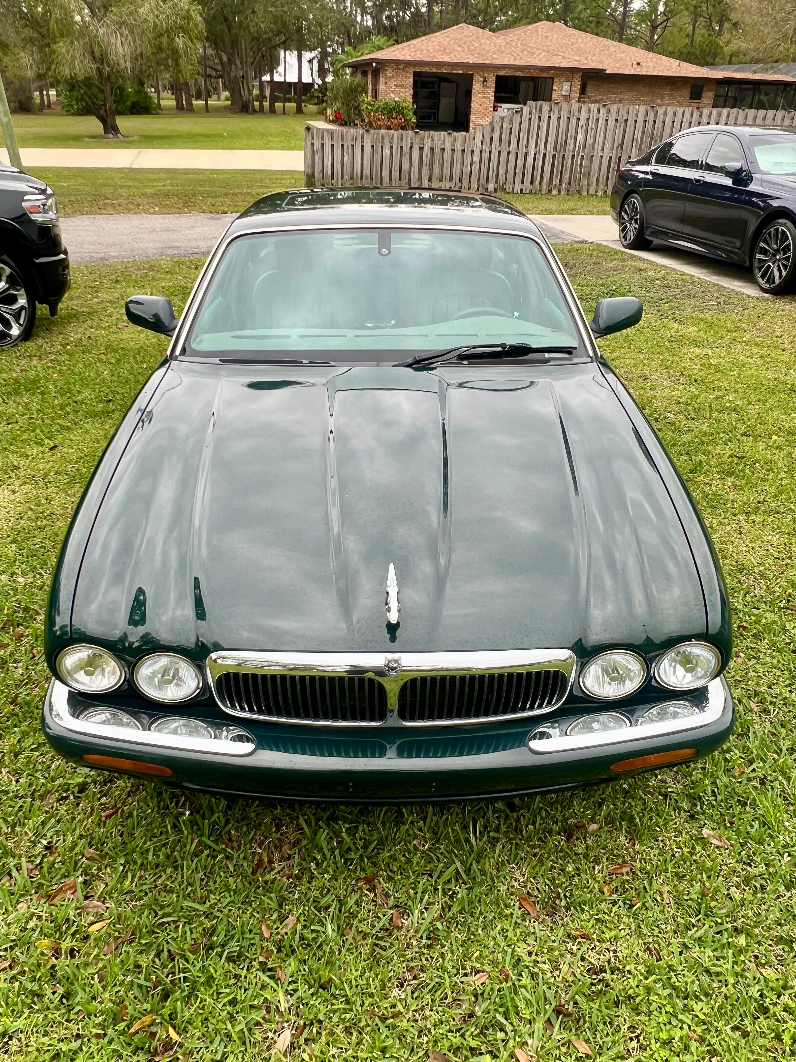 Used 2001 Jaguar XJ8 RWD image 10