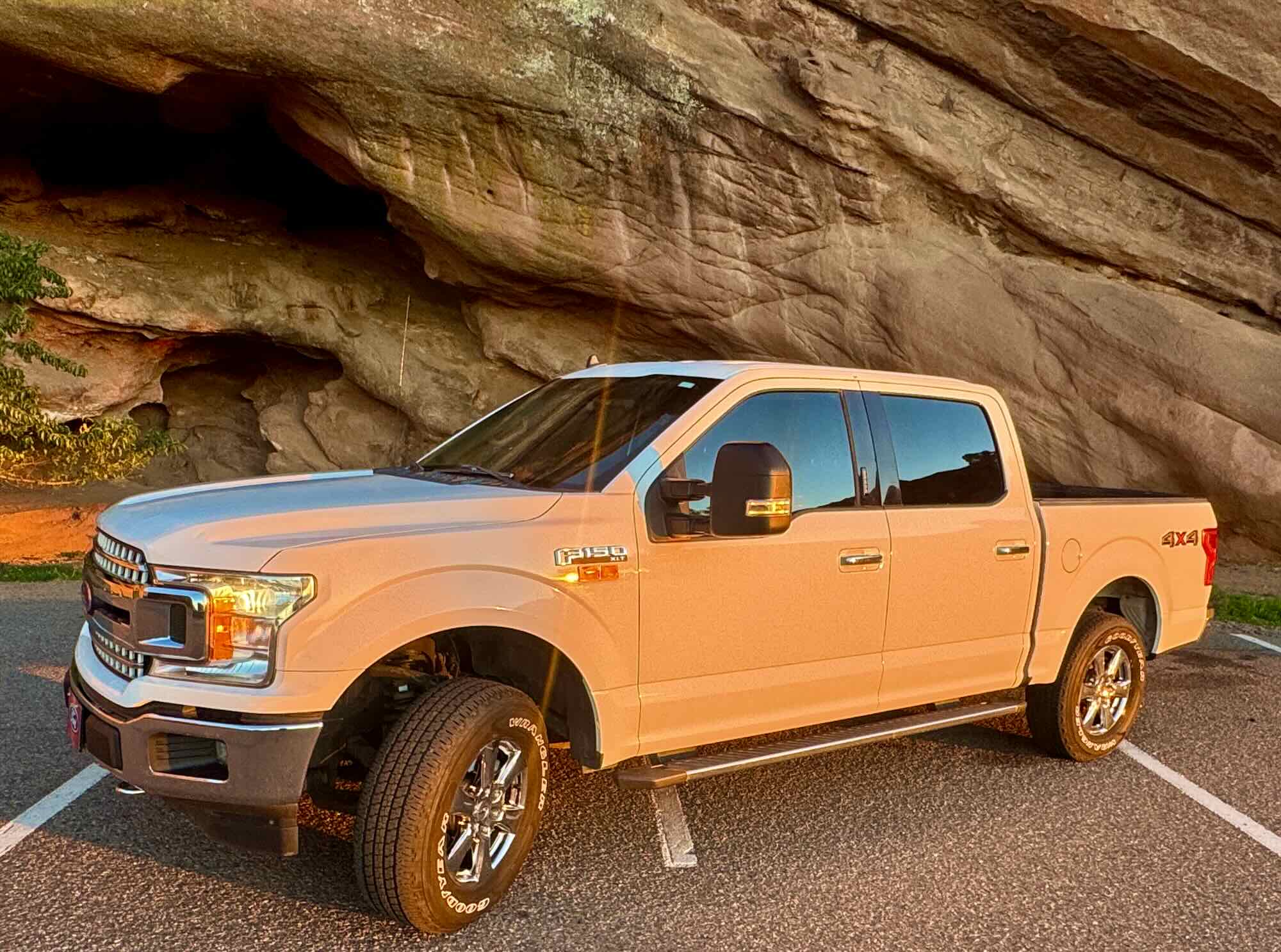 Used 2020 Ford F150 XLT w/ Equipment Group 302A Luxury AWD/4WD image 6