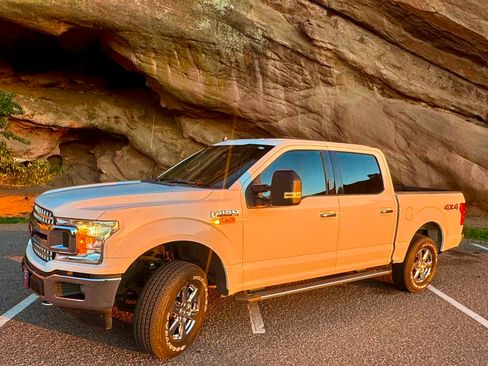 Used 2020 Ford F150 XLT w/ Equipment Group 302A Luxury AWD/4WD image 6