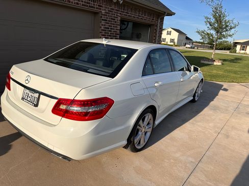 Used 2012 Mercedes-Benz E 350 Sedan image 4