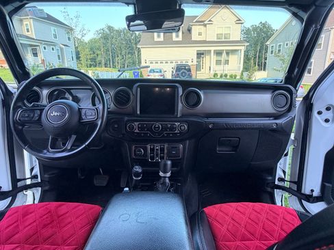 Used 2021 Jeep Wrangler Unlimited Sport w/ Sun And Sound Package AWD/4WD image 4