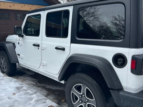 Used 2022 Jeep Wrangler Unlimited Sport image 5